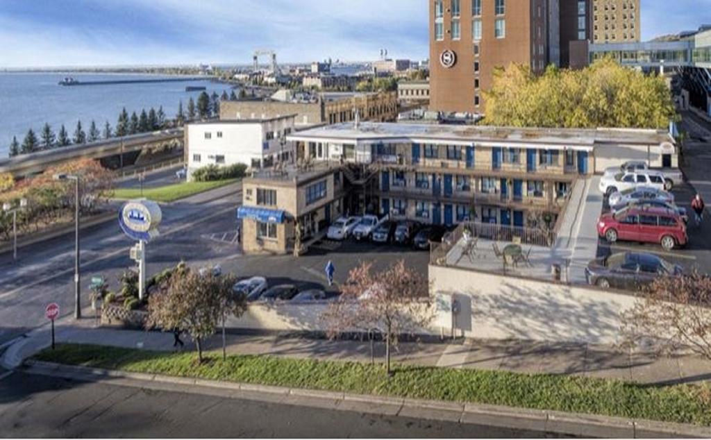 Voyageur Lakewalk Inn Duluth Ngoại thất bức ảnh