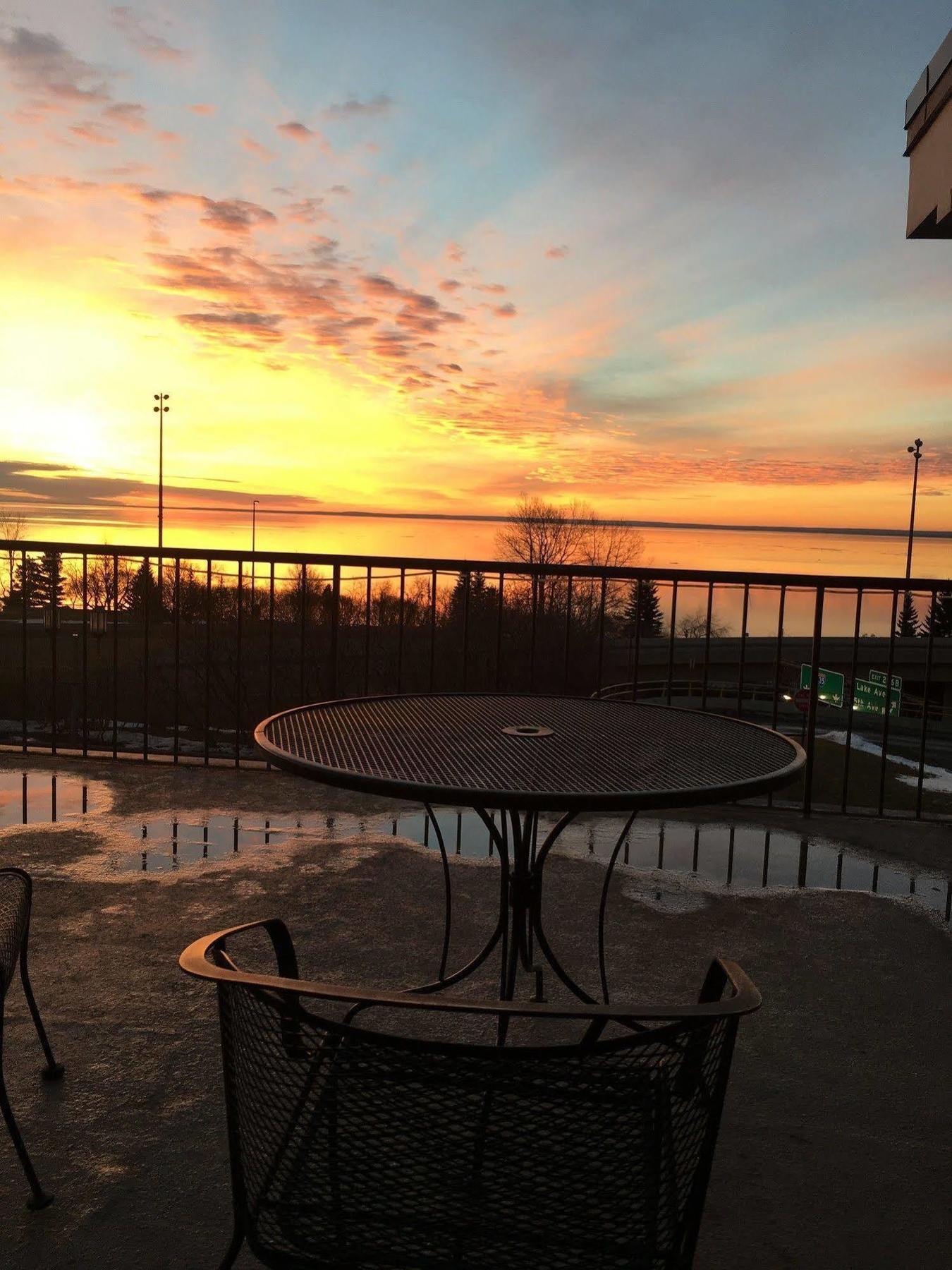 Voyageur Lakewalk Inn Duluth Ngoại thất bức ảnh